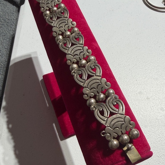 Taxco Jose Luis Flores Heavy Sterling Silver Bracelet Size 6.5"  (2) - Picture 2 of 9